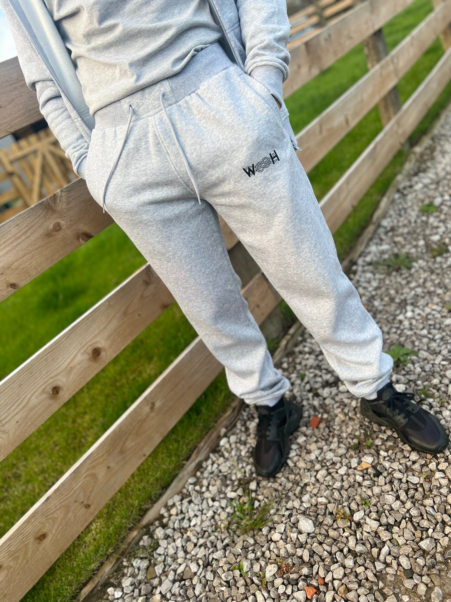 Men's heavy jogger and zip up hooded tracksuit