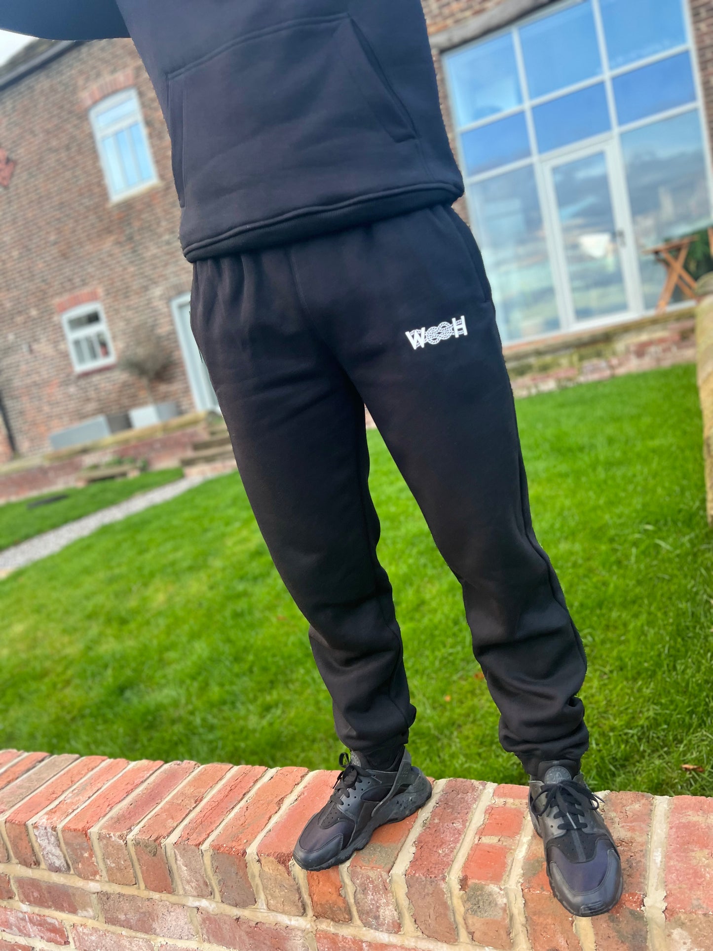 Men's heavy jogger and hooded tracksuit